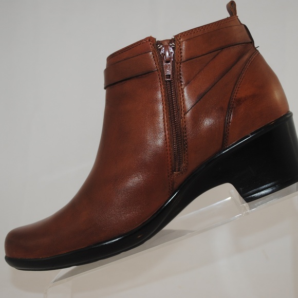 Clark's Collection Side Zip Ankle Boot RN 15260 - Picture 4 of 8